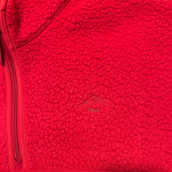 Aritzia Polartec Thermal Pro 1/2 Zip Hi-hip Sweater Size XL, Flashing Red - Picture 16 of 16